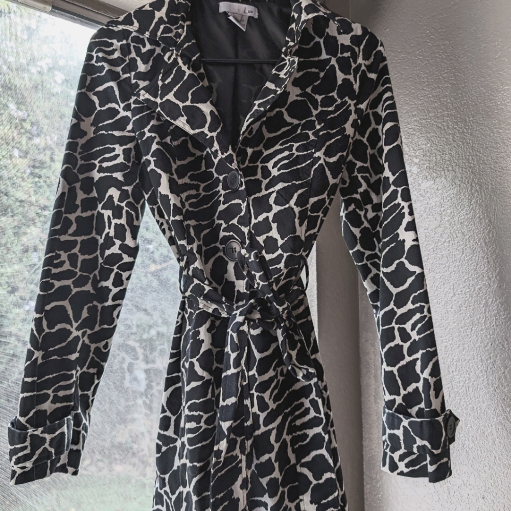 Luii Animal Black & White Light Trench in Small